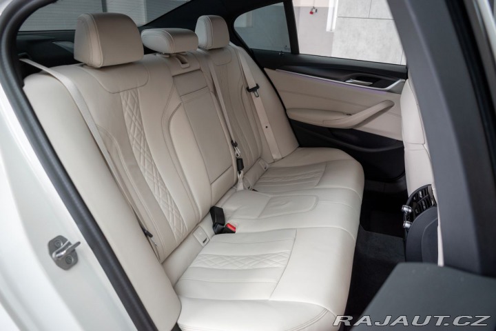 BMW 5 540i REZERVACE 2021