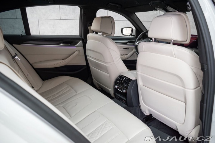 BMW 5 540i REZERVACE 2021