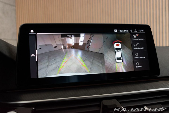 BMW 5 540i REZERVACE 2021