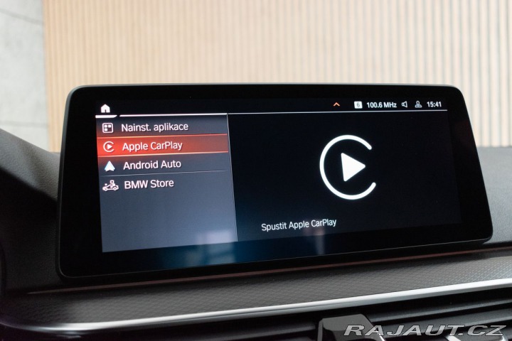 BMW 5 540i REZERVACE 2021