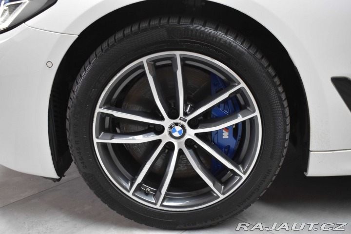 BMW 5 540i REZERVACE 2021