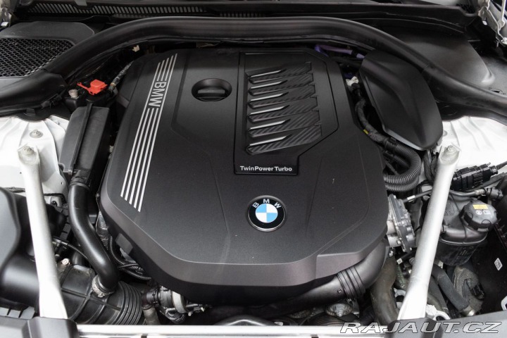 BMW 5 540i REZERVACE 2021