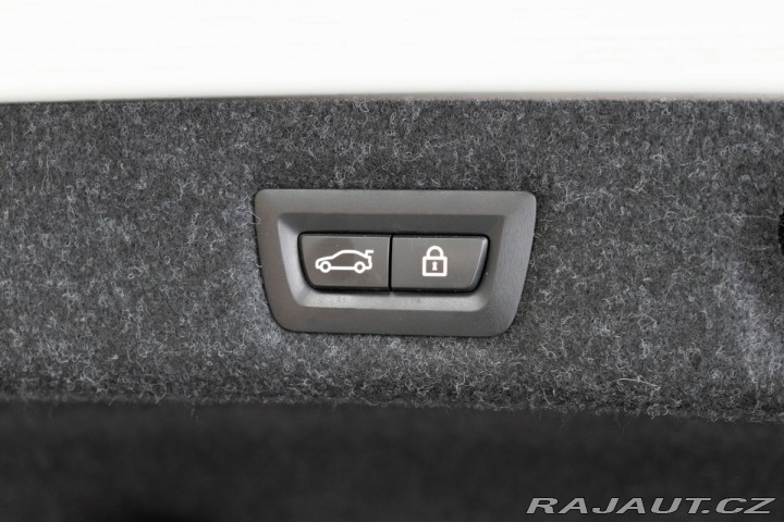 BMW 5 540i REZERVACE 2021