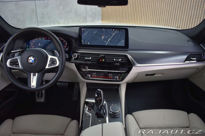 BMW 5 540i REZERVACE 2021