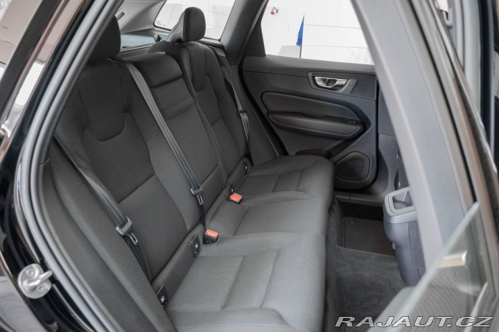 Volvo XC60 B4 AWD KESSY*MATRIX*VÝHŘE 2022