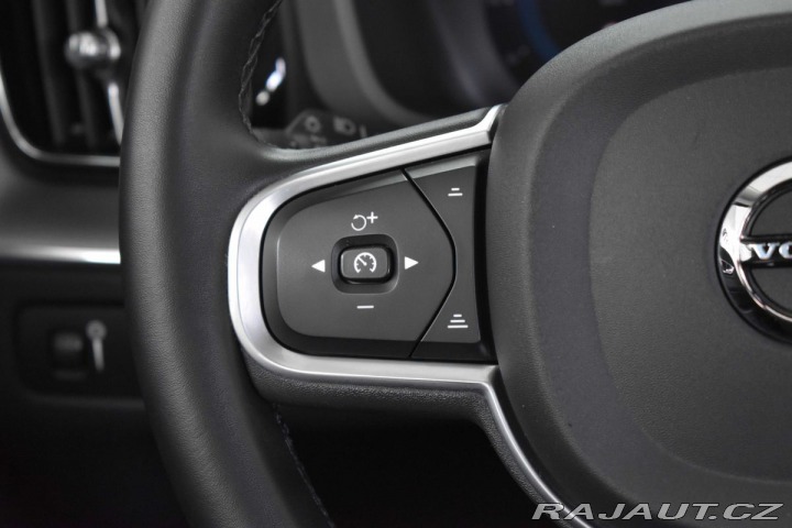 Volvo XC60 B4 AWD KESSY*MATRIX*VÝHŘE 2022