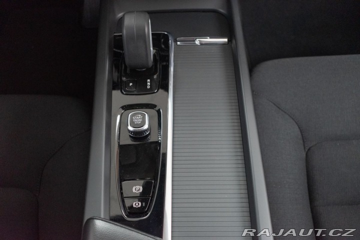 Volvo XC60 B4 AWD KESSY*MATRIX*VÝHŘE 2022