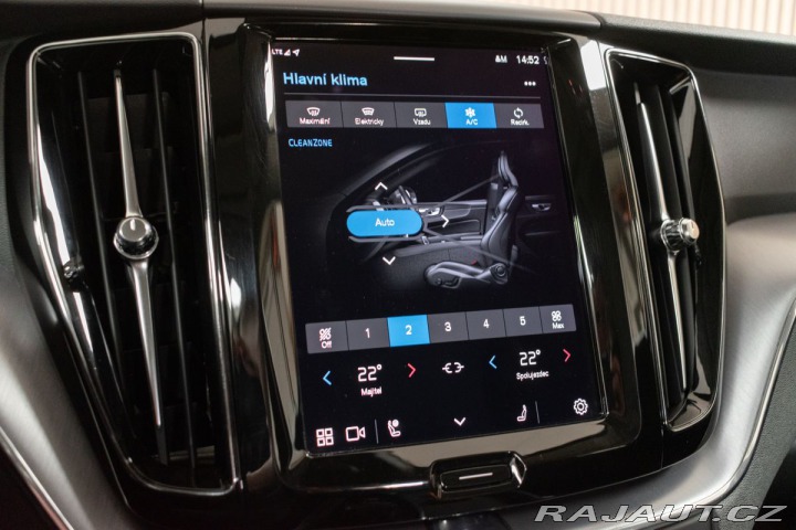 Volvo XC60 B4 AWD KESSY*MATRIX*VÝHŘE 2022