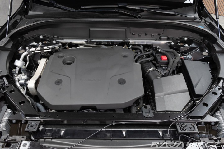 Volvo XC60 B4 AWD KESSY*MATRIX*VÝHŘE 2022