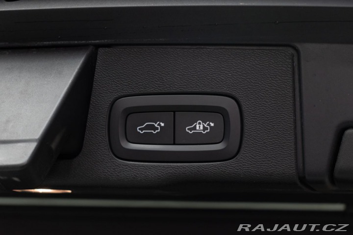 Volvo XC60 B4 AWD KESSY*MATRIX*VÝHŘE 2022