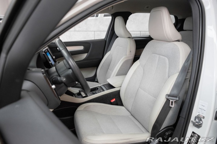 Volvo XC40 D3 MOMENTUM*TAŽNÉ*4xVÝHŘE 2019