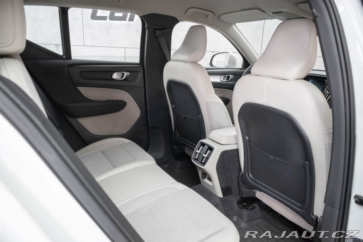 Volvo XC40 D3 MOMENTUM*TAŽNÉ*4xVÝHŘE 2019