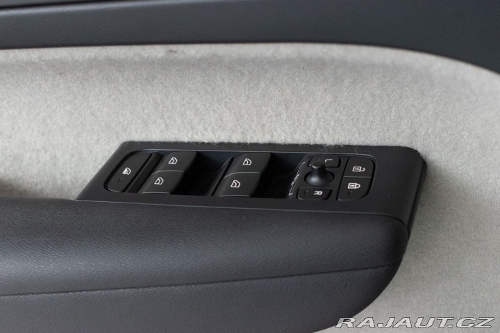 Volvo XC40 D3 MOMENTUM*TAŽNÉ*4xVÝHŘE 2019