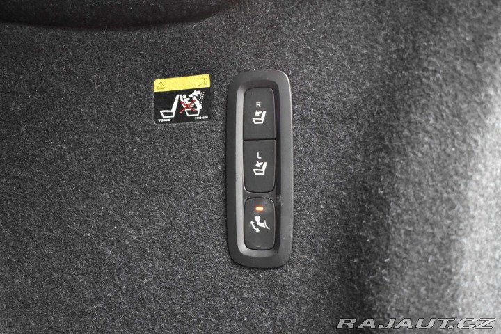 Volvo XC40 D3 MOMENTUM*TAŽNÉ*4xVÝHŘE 2019