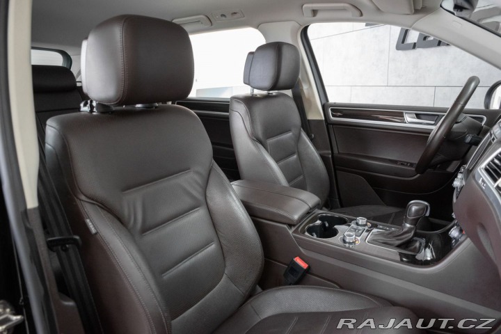 Volkswagen Touareg 3.0 TDI REZERVACE 2015