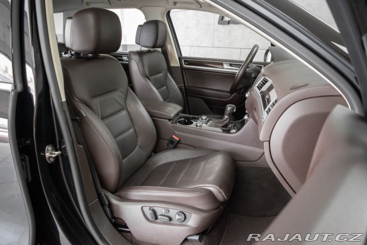 Volkswagen Touareg 3.0 TDI REZERVACE 2015