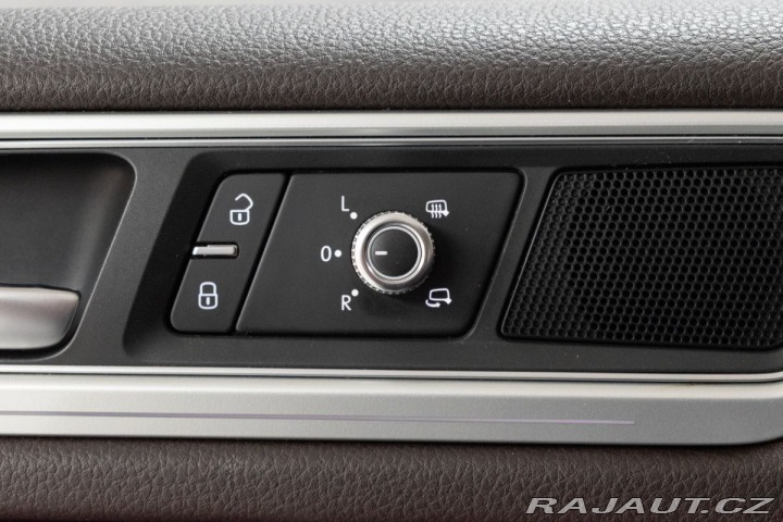 Volkswagen Touareg 3.0 TDI REZERVACE 2015