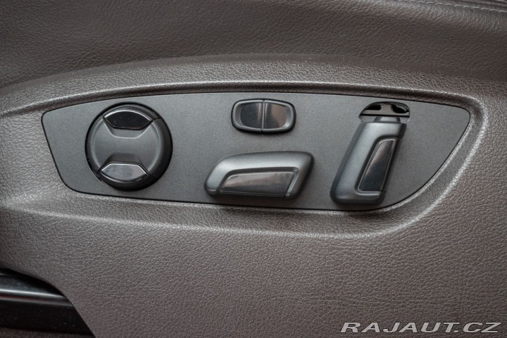 Volkswagen Touareg 3.0 TDI REZERVACE 2015