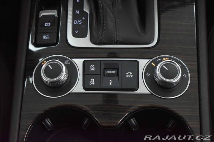 Volkswagen Touareg 3.0 TDI REZERVACE 2015
