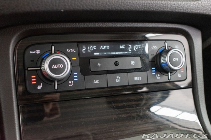 Volkswagen Touareg 3.0 TDI REZERVACE 2015