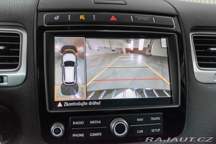 Volkswagen Touareg 3.0 TDI REZERVACE 2015