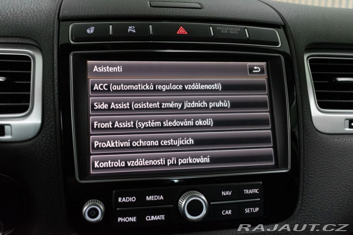 Volkswagen Touareg 3.0 TDI REZERVACE 2015