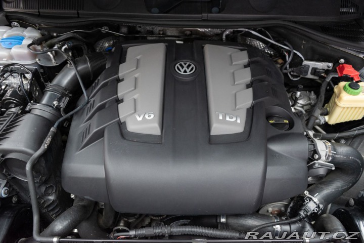 Volkswagen Touareg 3.0 TDI REZERVACE 2015