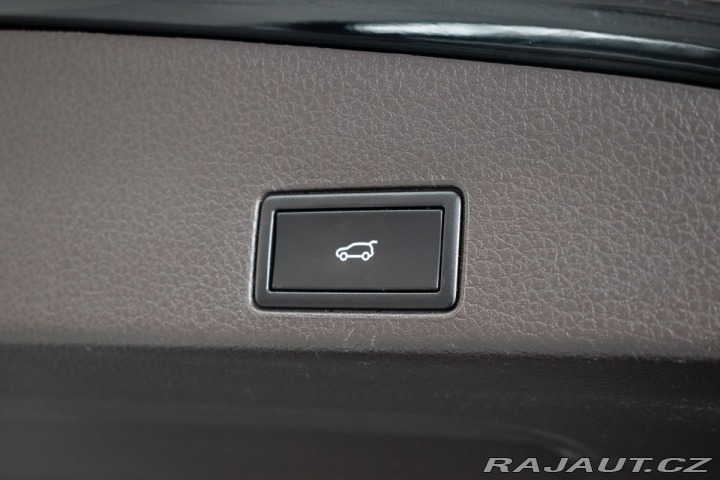 Volkswagen Touareg 3.0 TDI REZERVACE 2015