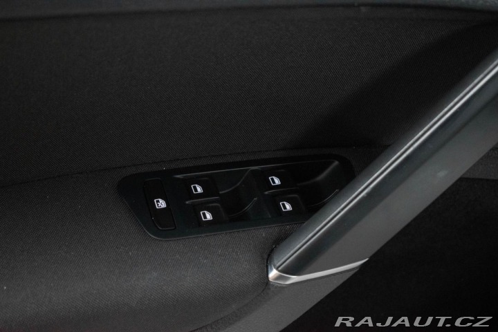 Volkswagen Golf 1.6 TDI REZERVACE 2015