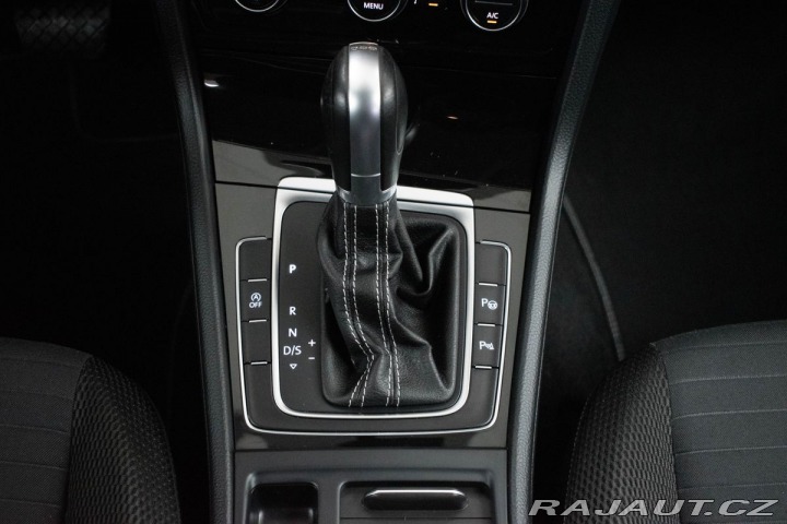 Volkswagen Golf 1.6 TDI REZERVACE 2015