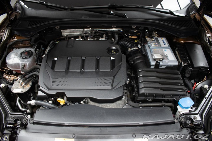 Škoda Superb 2.0 TDI REZERVACE 2021