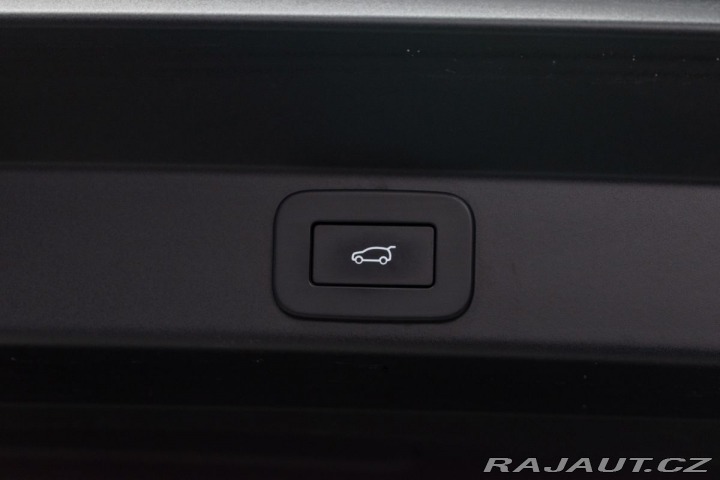 Land Rover Range Rover Sport 3.0 D250 REZERVACE 2023