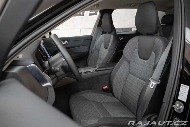 Volvo XC60 B4 ESSENTIAL*TAŽNÉ*KAMERA 2022