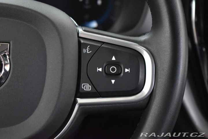 Volvo XC60 B4 ESSENTIAL*TAŽNÉ*KAMERA 2020