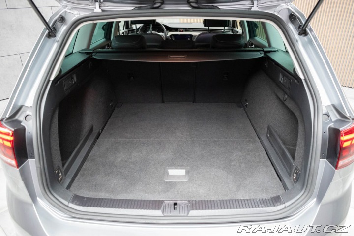 Volkswagen Passat 2.0 TDI ELEGANCE*ACC*DPH* 2021