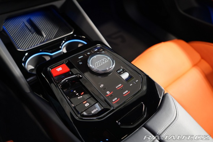 BMW M5 TOURING*PANO*TAŽNÉ*HUD 2025