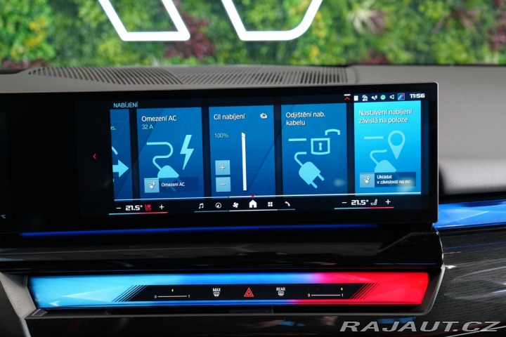 BMW M5 TOURING*PANO*TAŽNÉ*HUD 2025