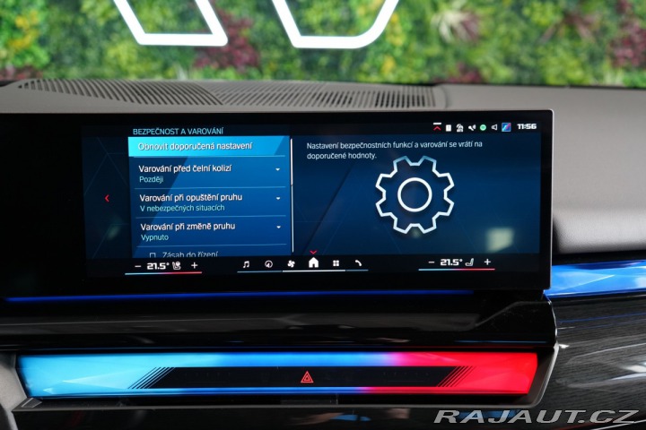 BMW M5 TOURING*PANO*TAŽNÉ*HUD 2025