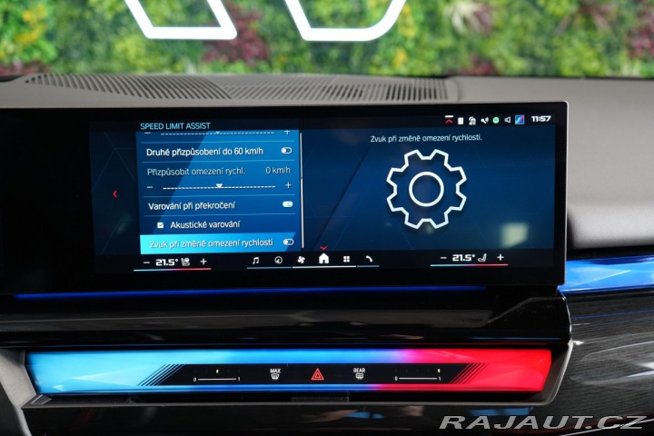 BMW M5 TOURING*PANO*TAŽNÉ*HUD 2025