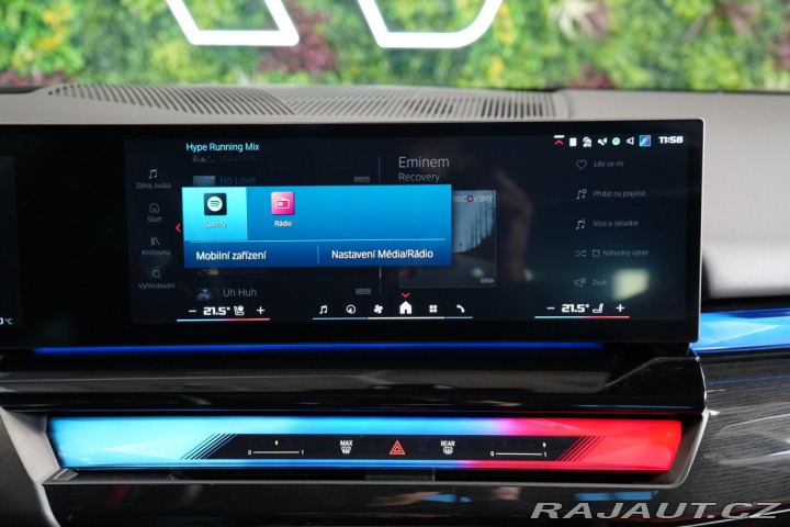 BMW M5 TOURING*PANO*TAŽNÉ*HUD 2025