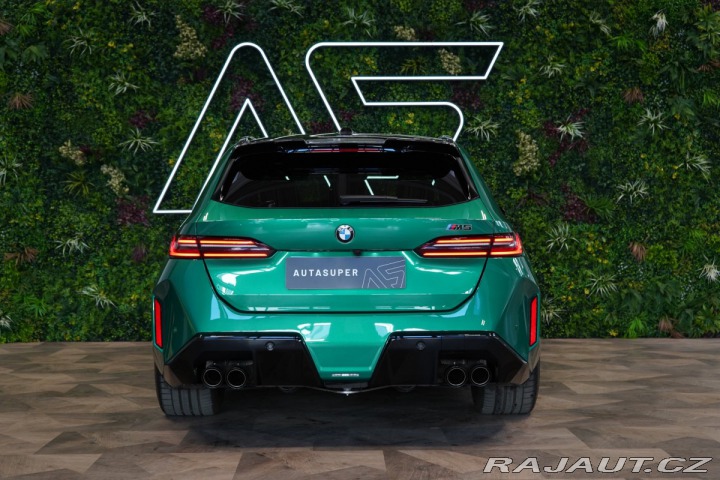 BMW M5 TOURING*PANO*TAŽNÉ*HUD 2025