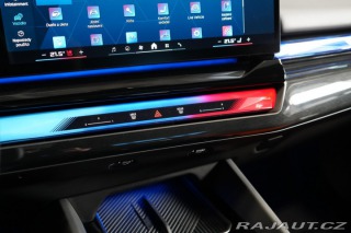 BMW M5 TOURING*PANO*TAŽNÉ*HUD 2025