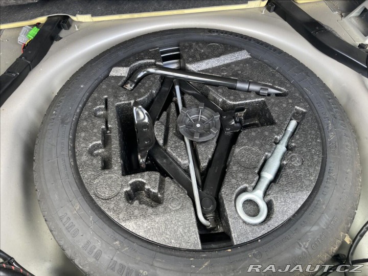 Volvo V70 2,0 d 100kw Momentum Kine 2009