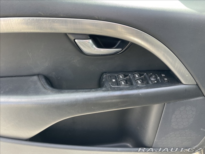 Volvo V70 2,0 d 100kw Momentum Kine 2009