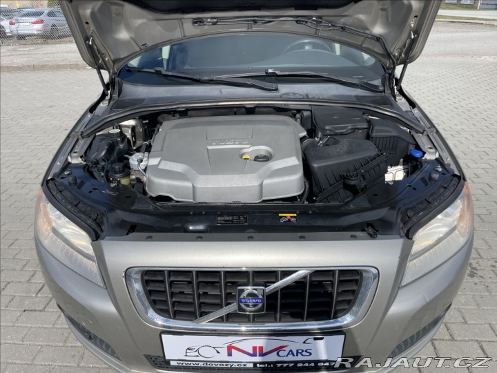 Volvo V70 2,0 d 100kw Momentum Kine 2009