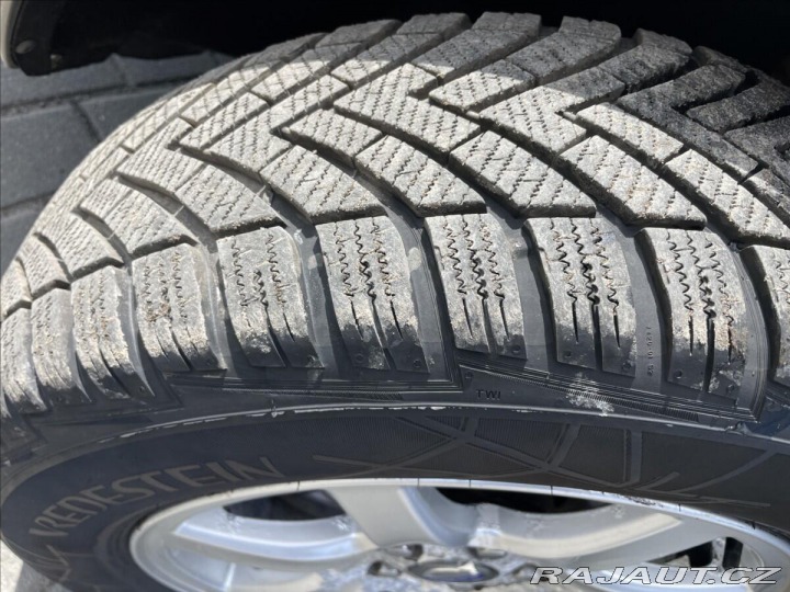 Volvo V70 2,0 d 100kw Momentum Kine 2009