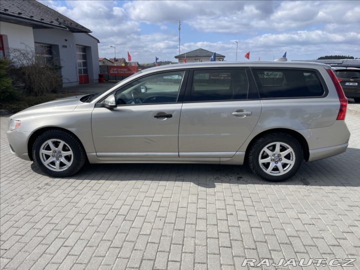 Volvo V70 2,0 d 100kw Momentum Kine 2009
