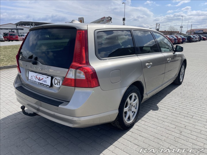Volvo V70 2,0 d 100kw Momentum Kine 2009