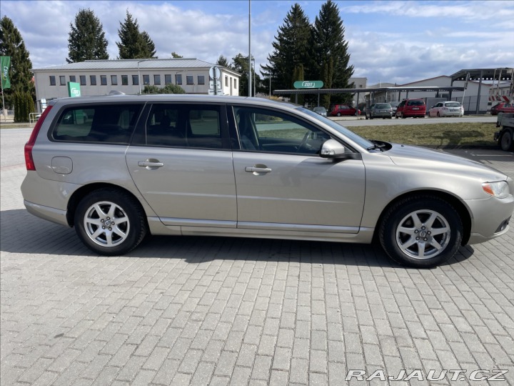 Volvo V70 2,0 d 100kw Momentum Kine 2009