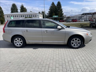 Volvo V70 2,0 d 100kw Momentum Kine 2009